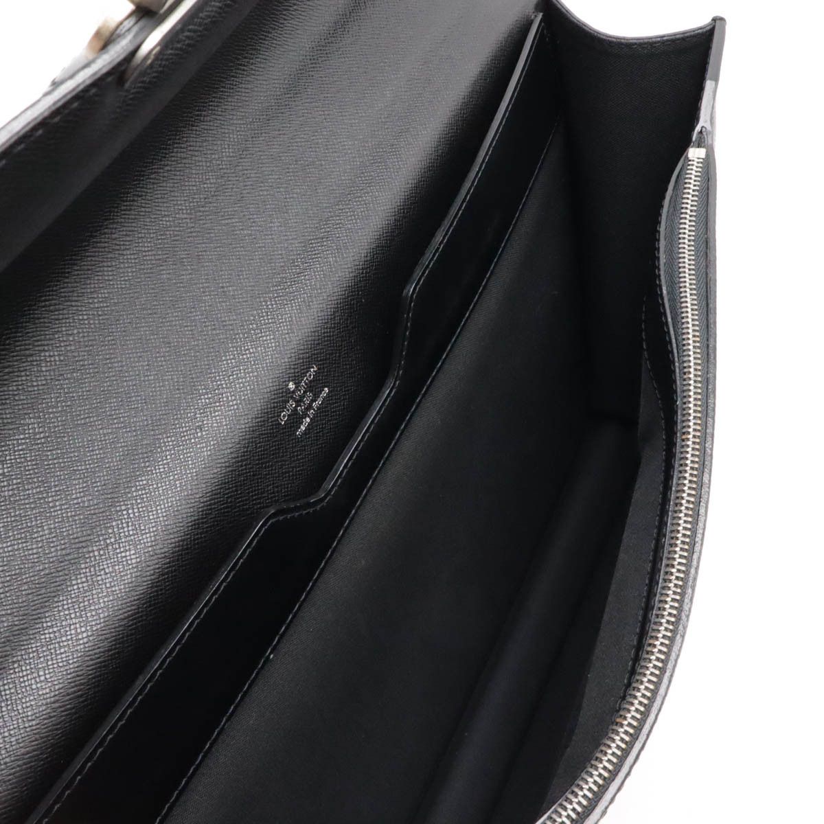 Louis Vuitton Louis Vuitton Louis Vuitton Taiga Leather Briefcase M31092 Leather Business Bag M31092 in Very Good Condition Size ONE SIZE - 5 Thumbnail