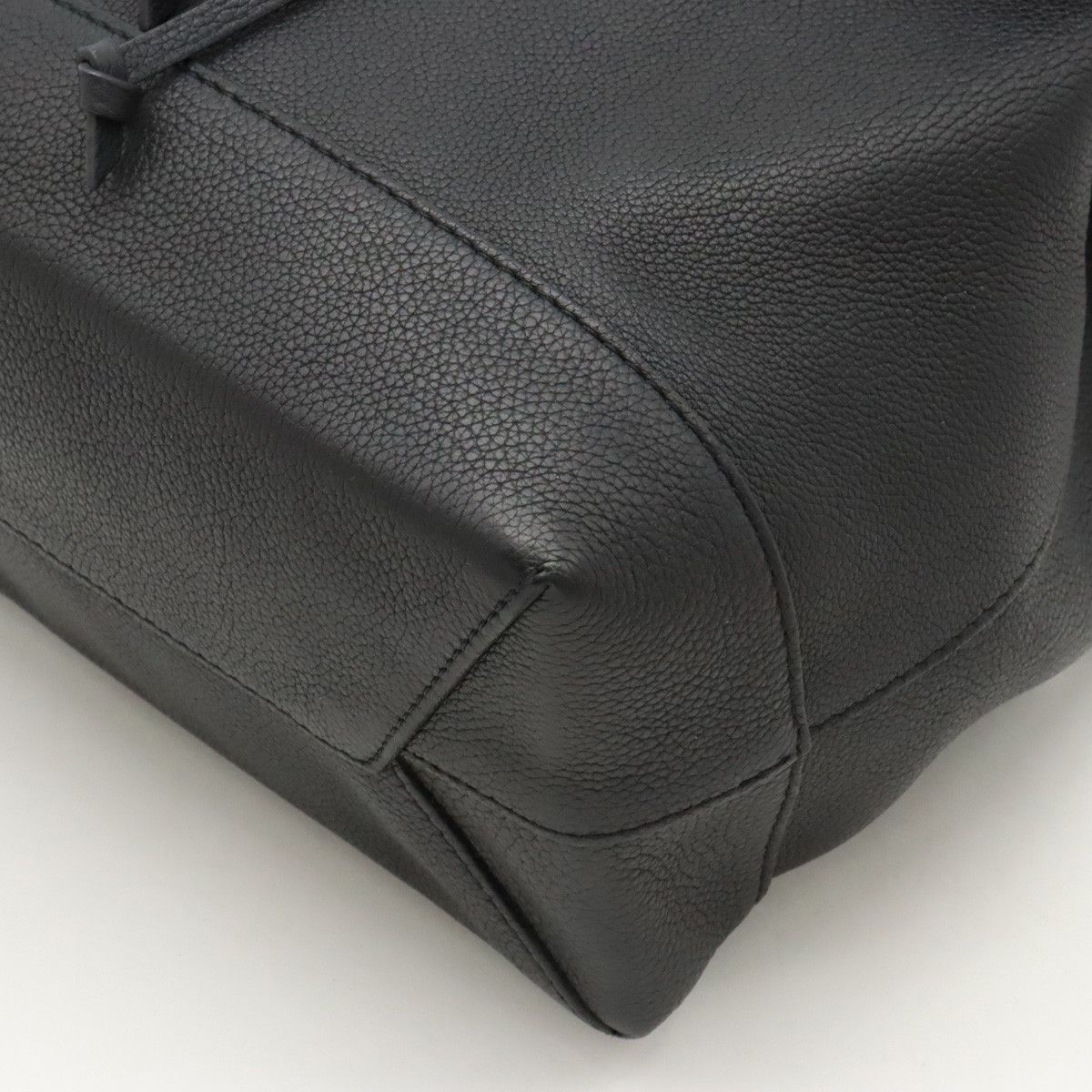 Louis Vuitton Louis Vuitton Louis Vuitton Lockme Calf Leather Backpack M41815 Leather Backpack M41815 in Good Condition Size ONE SIZE - 3 Thumbnail