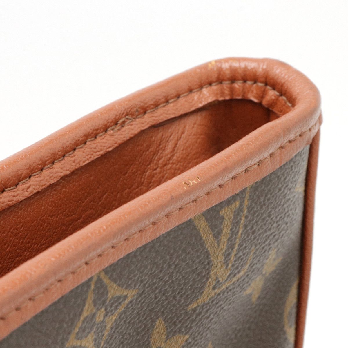 Louis Vuitton Louis Vuitton Louis Vuitton Monogram Weekend PM Tote Bag M42425 Canvas Tote Bag M42425 in Good Condition Size ONE SIZE - 6 Thumbnail