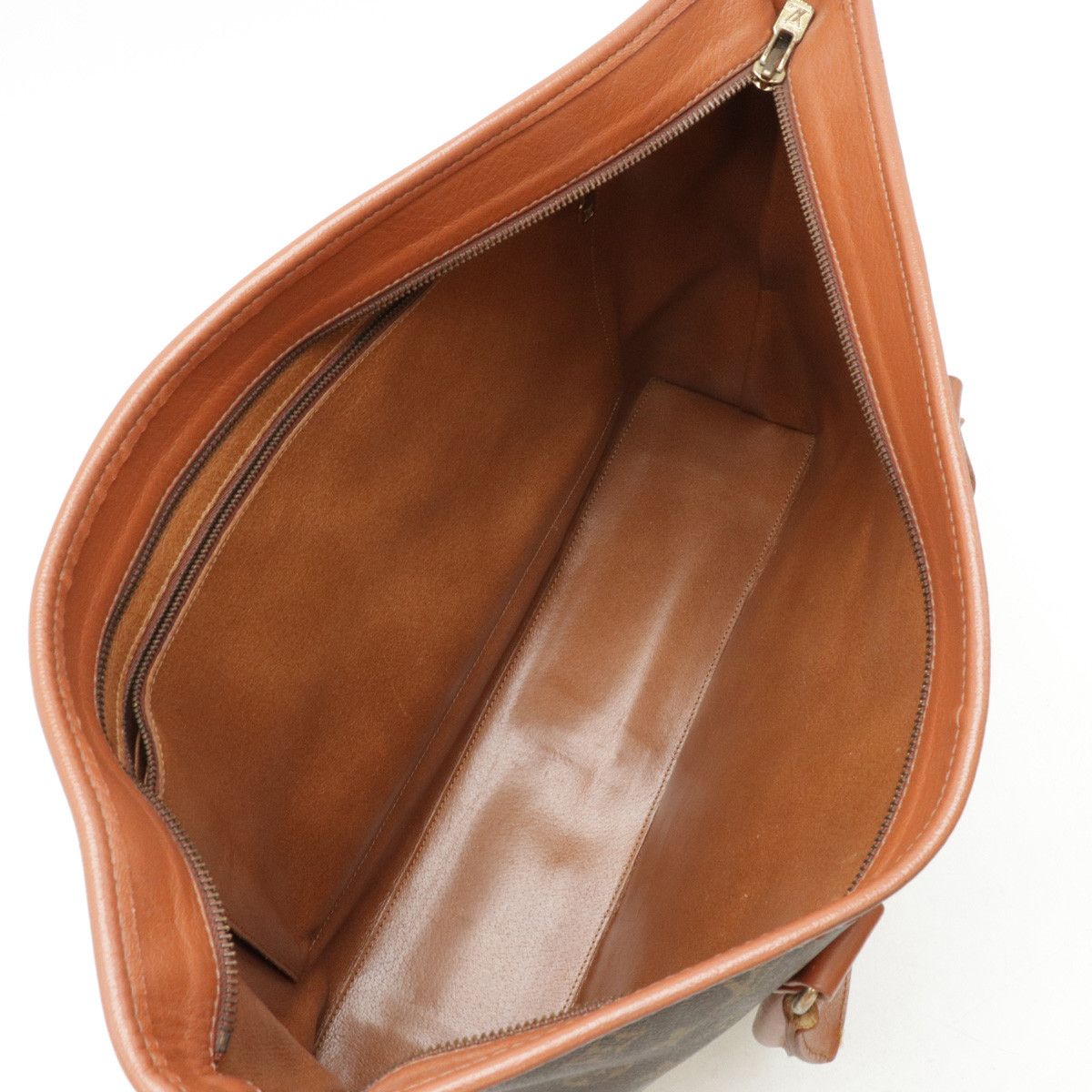 Louis Vuitton Louis Vuitton Louis Vuitton Monogram Weekend PM Tote Bag M42425 Canvas Tote Bag M42425 in Good Condition Size ONE SIZE - 8 Thumbnail