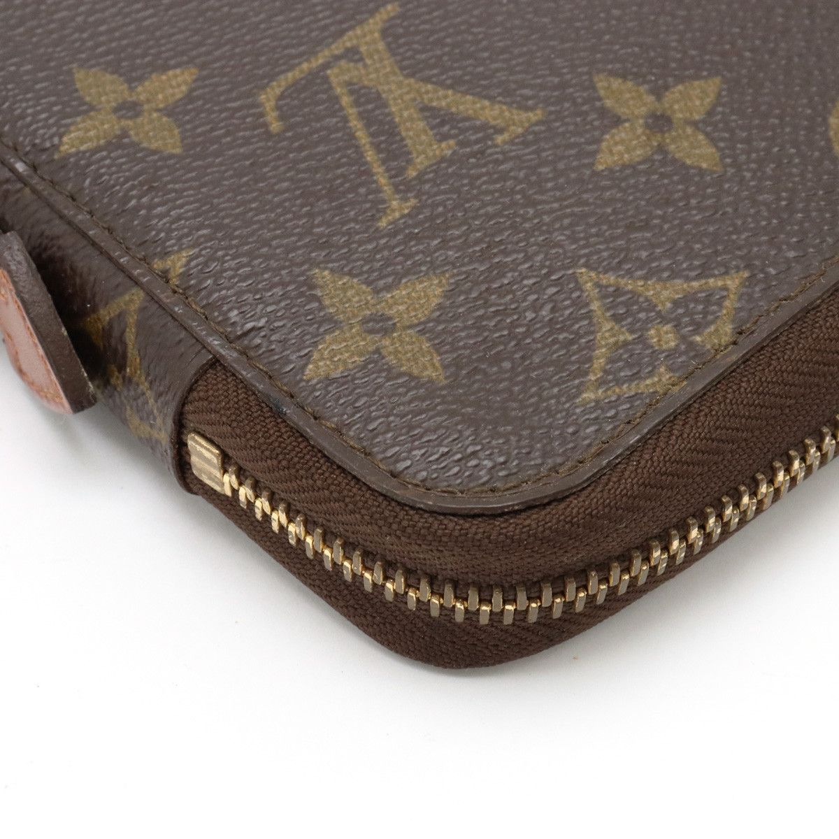 Louis Vuitton Louis Vuitton Louis Vuitton Monogram Poche Escapade Travel Case Handbag M60113 Canvas Handbag M60113 in Very Good Condition Size ONE SIZE - 3 Thumbnail