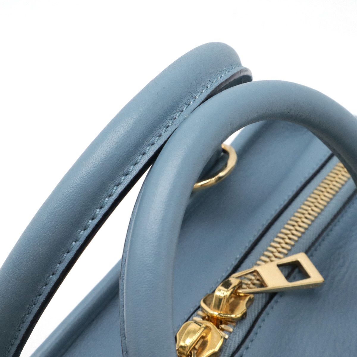 Loewe Loewe Loewe Leather Amazona 28 Anagram Handbag 352.30.N03 Leather Handbag 352.30.N03 in Very Good Condition Size ONE SIZE - 4 Thumbnail