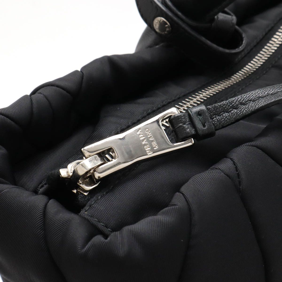 Prada Prada Prada Nylon/Leather New Tessuto Bomber Tote Bag 1BG168 Canvas Tote Bag 1BG168 in Great Condition Size ONE SIZE - 6 Thumbnail