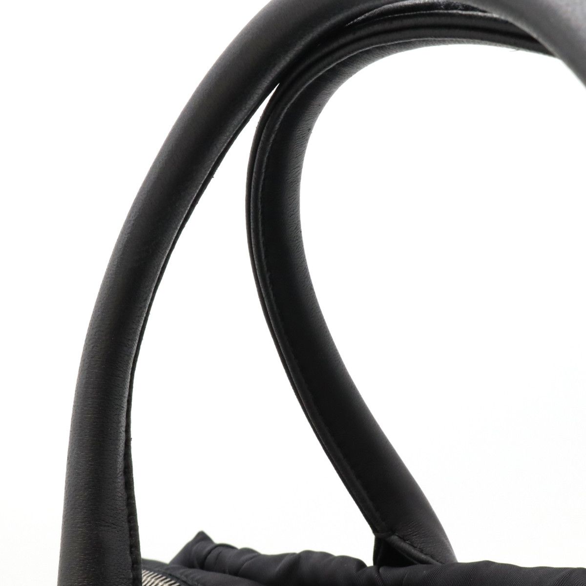 Prada Prada Prada Nylon/Leather New Tessuto Bomber Tote Bag 1BG168 Canvas Tote Bag 1BG168 in Great Condition Size ONE SIZE - 4 Thumbnail