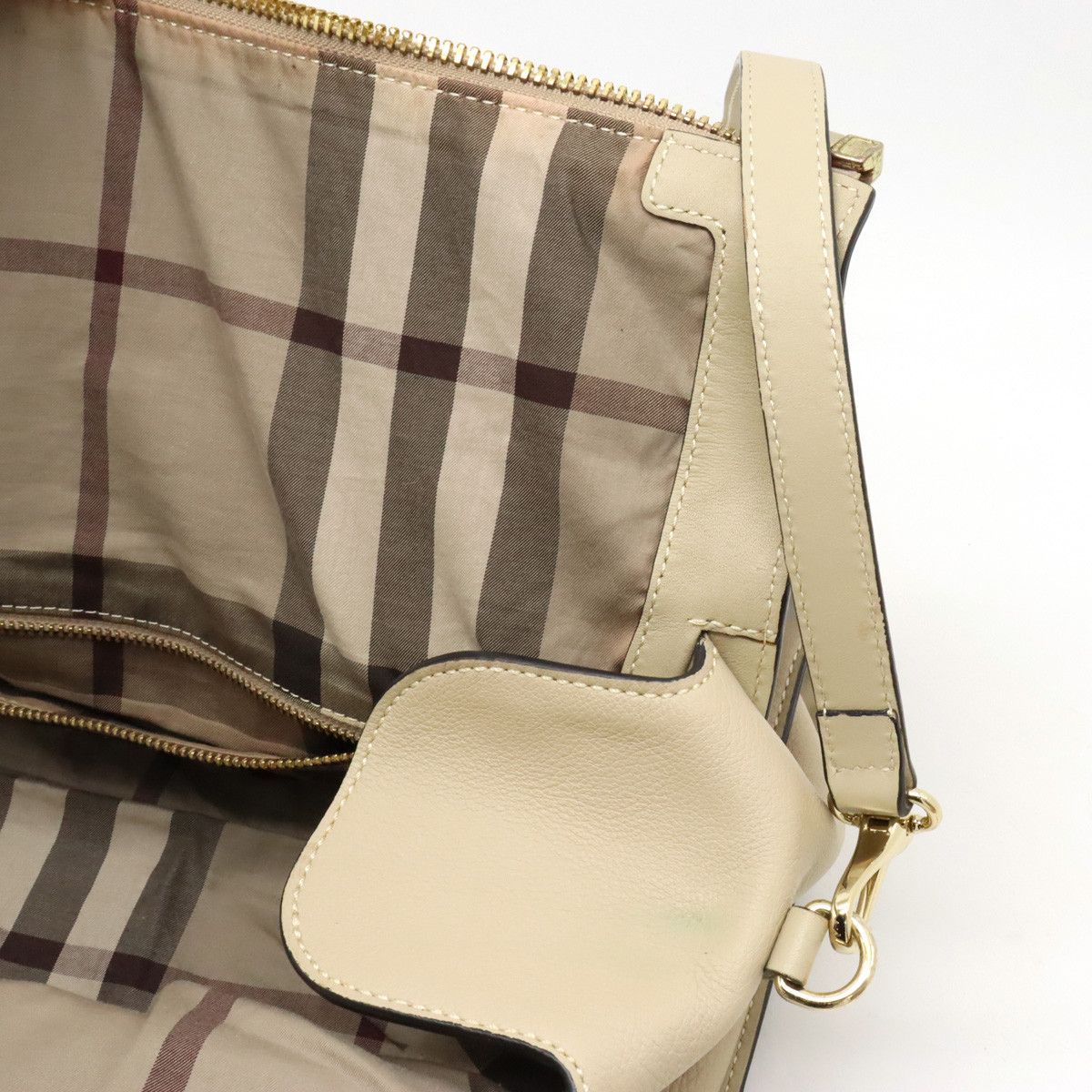Burberry Burberry Burberry Leather Handbag Tote 2WAY Shoulder Bag Leather Handbag in Very Good Condition Size ONE SIZE - 7 Thumbnail