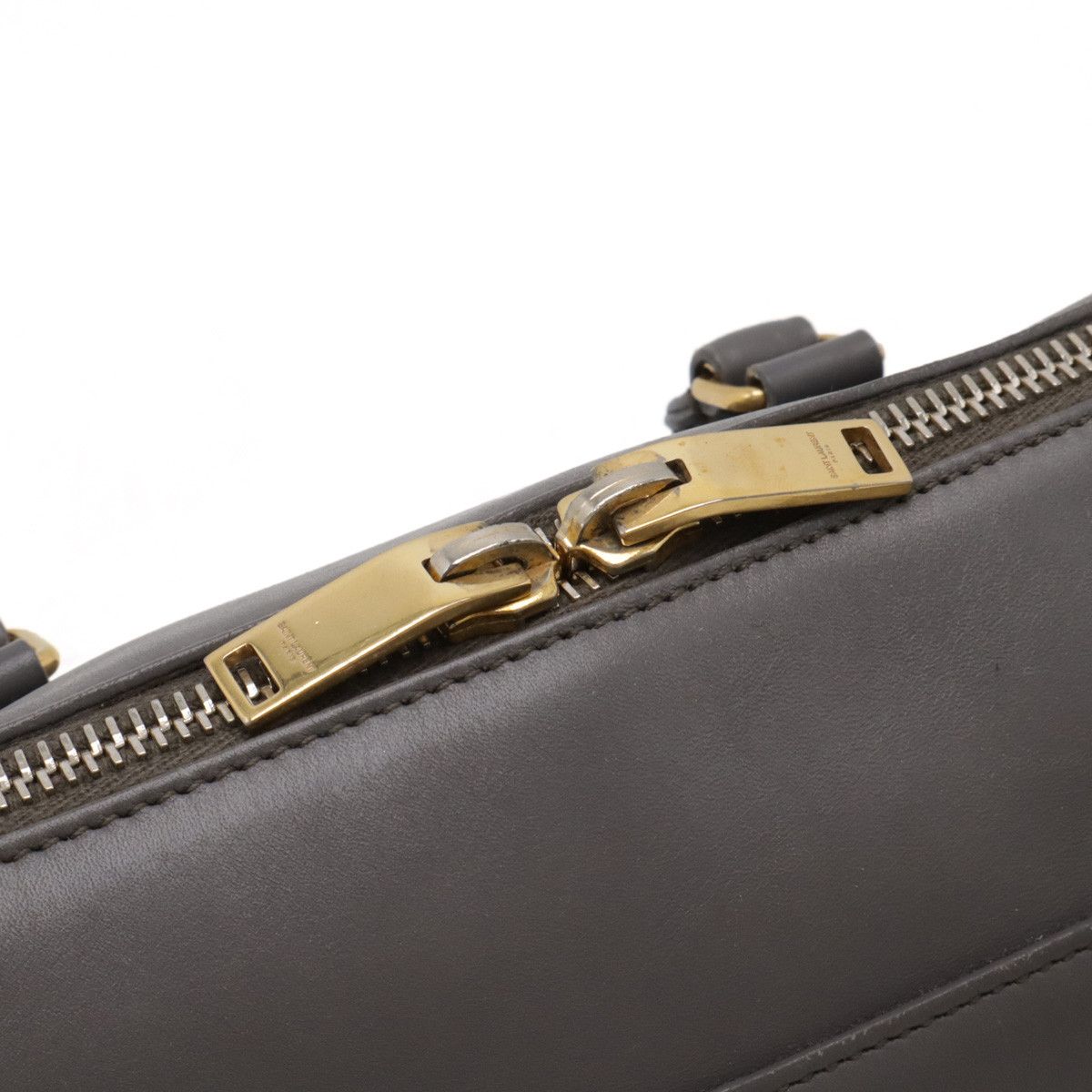 Yves Saint Laurent Yves Saint Laurent Yves Saint Laurent Leather Baby Duffle Handbag 2WAY 330958 Leather Handbag 330958 in Very Good Condition Size ONE SIZE - 7 Thumbnail