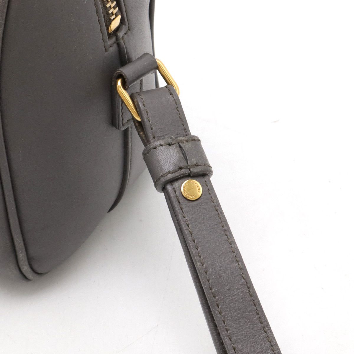 Yves Saint Laurent Yves Saint Laurent Yves Saint Laurent Leather Baby Duffle Handbag 2WAY 330958 Leather Handbag 330958 in Very Good Condition Size ONE SIZE - 6 Thumbnail
