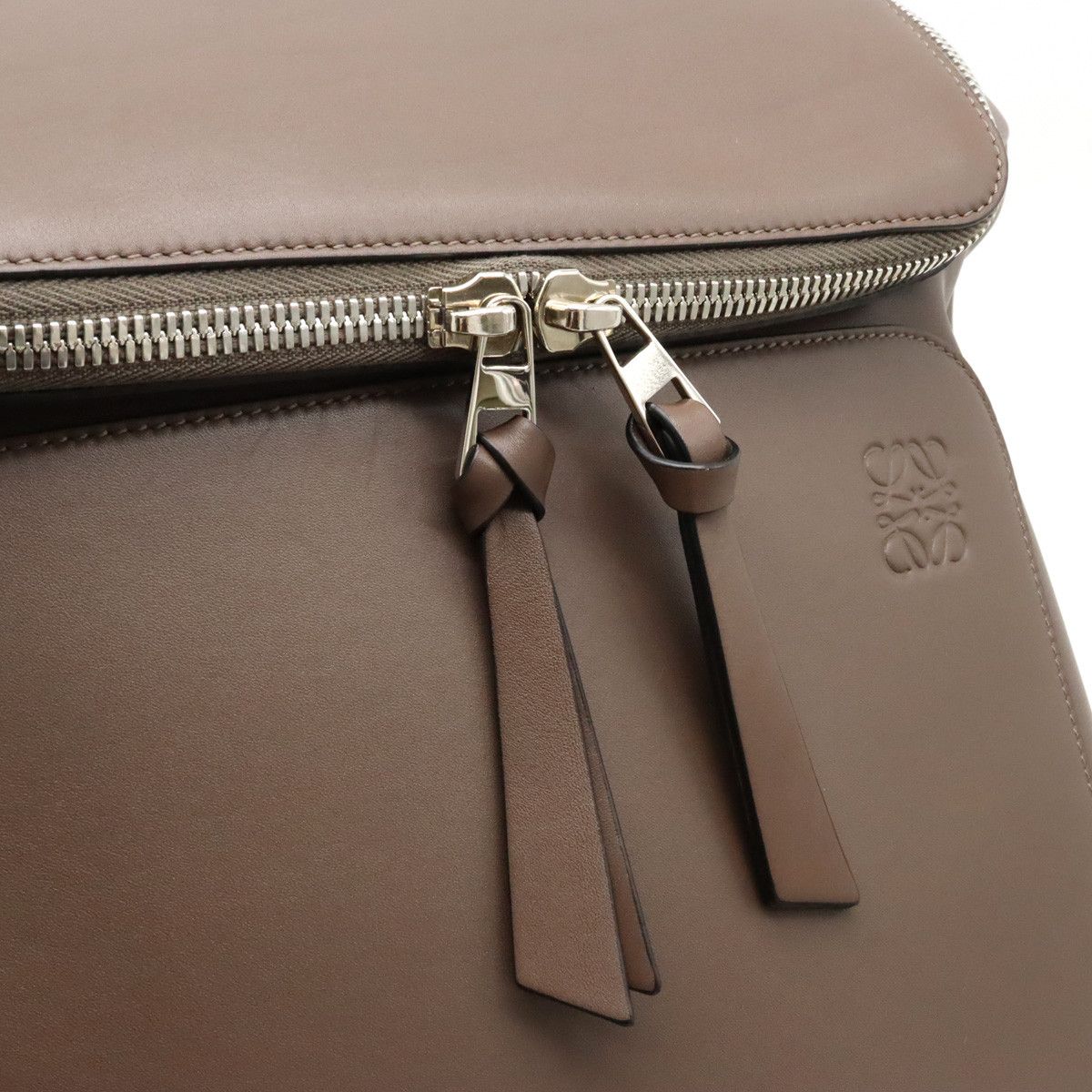 Loewe Loewe Loewe Goya Anagram Calfskin Backpack Leather Backpack in Very Good Condition Size ONE SIZE - 8 Thumbnail