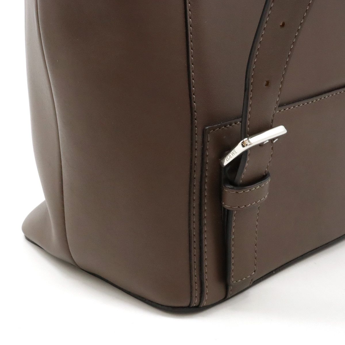 Loewe Loewe Loewe Goya Anagram Calfskin Backpack Leather Backpack in Very Good Condition Size ONE SIZE - 6 Thumbnail