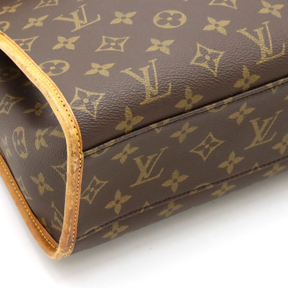 Louis Vuitton Louis Vuitton Louis Vuitton Monogram Beverly Handbag M51120 Canvas Handbag M51120 in Very Good Condition Size ONE SIZE - 3 Thumbnail