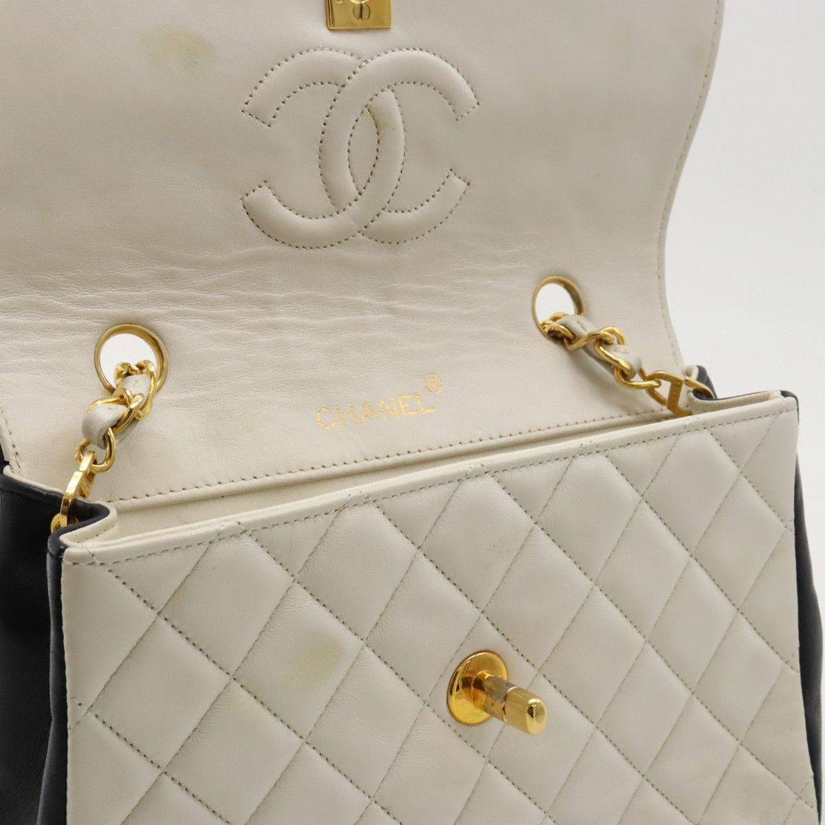 Chanel Chanel Chanel Leather Matelasse Coco Mark Chain Shoulder Bag Leather Shoulder Bag in Very Good Condition Size ONE SIZE - 7 Thumbnail