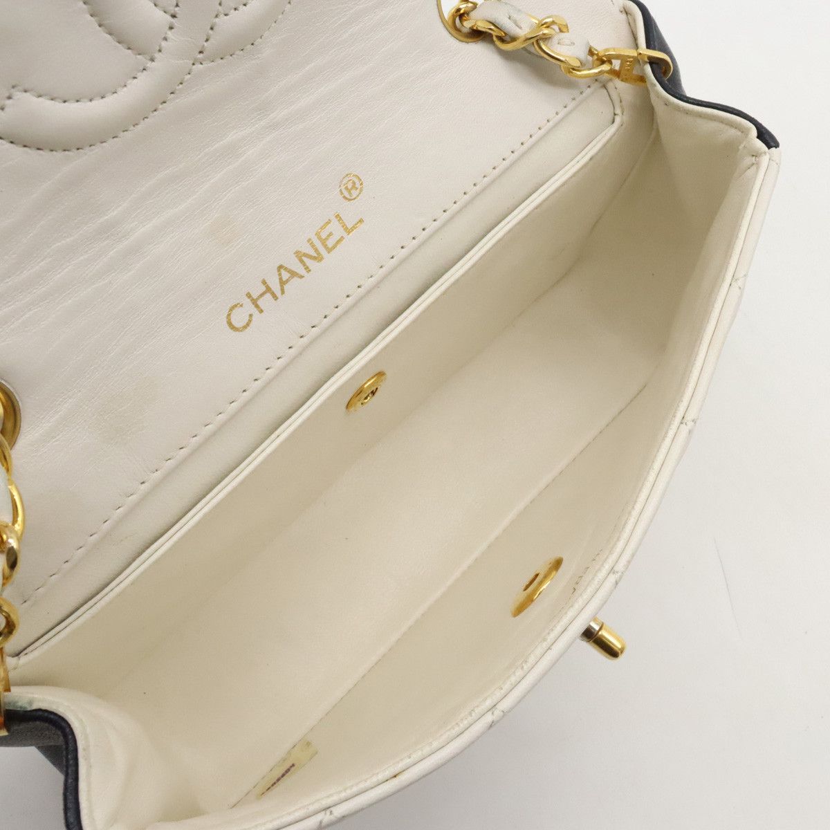Chanel Chanel Chanel Leather Matelasse Coco Mark Chain Shoulder Bag Leather Shoulder Bag in Very Good Condition Size ONE SIZE - 8 Thumbnail