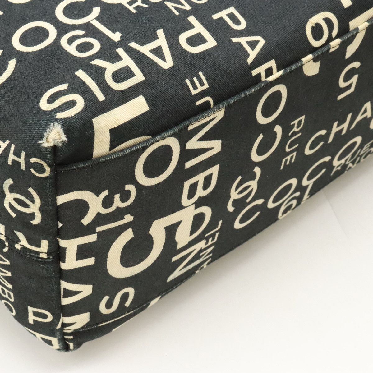 Chanel Chanel Chanel Canvas Plastic Chain Logo Tote Bag A18303 Canvas Tote Bag A18303 in Good Condition Size ONE SIZE - 3 Thumbnail