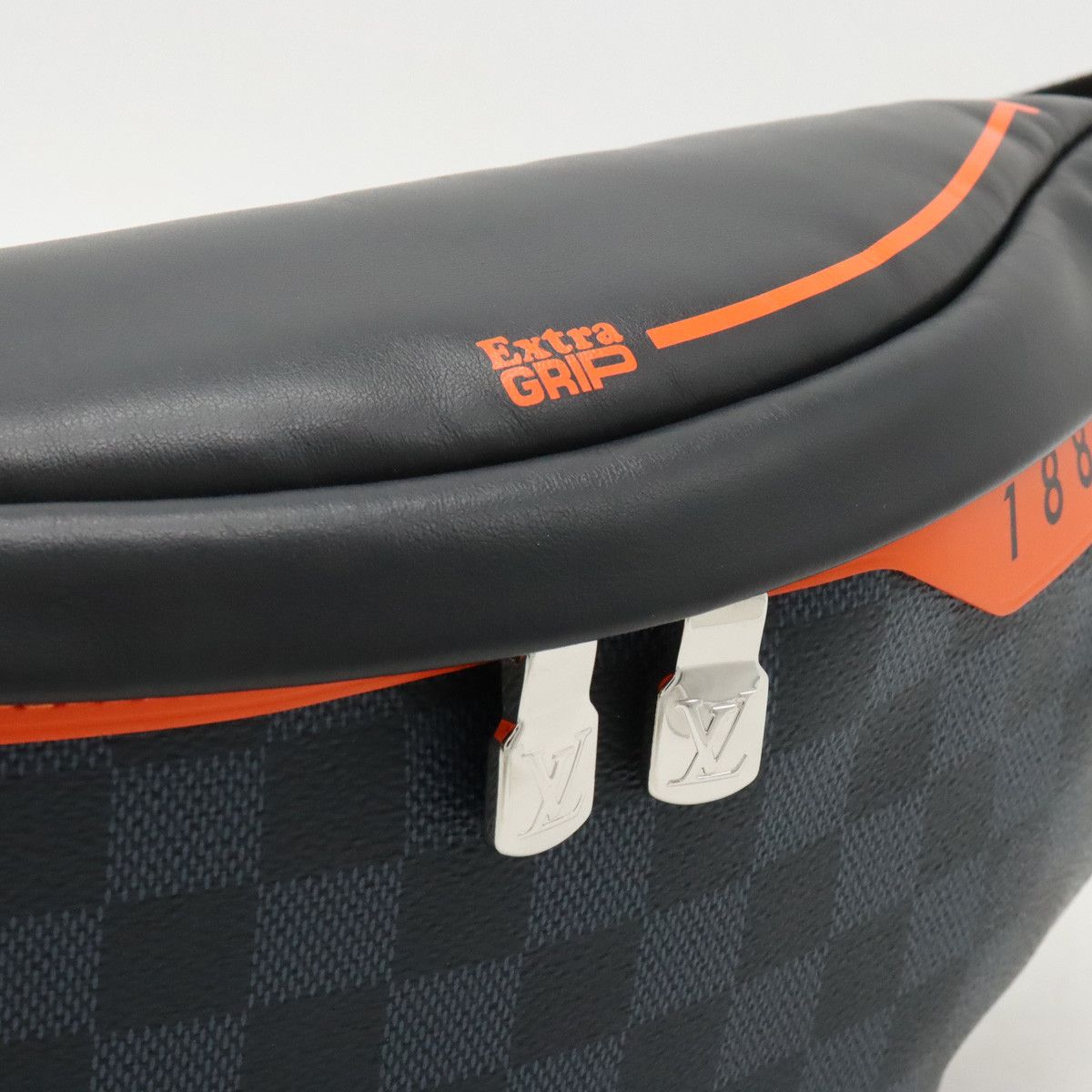 Louis Vuitton Louis Vuitton Louis Vuitton Damier Cobalt Discovery Bum Bag N40161 Canvas Belt Bag N40161 in Pristine Condition Size ONE SIZE - 6 Thumbnail