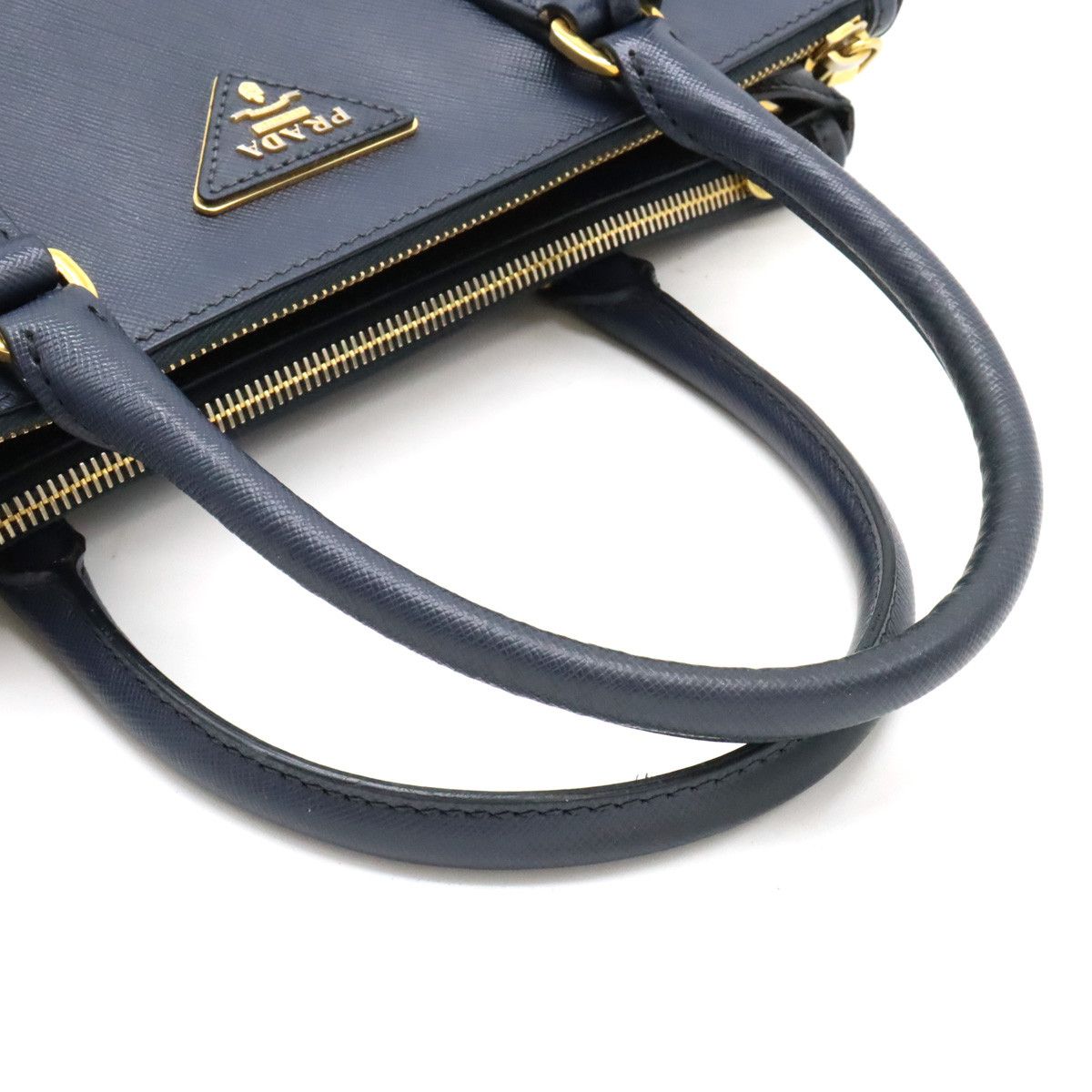 Prada Prada Prada Saffiano Lux Galleria Leather Handbag BN1801 Leather Handbag BN1801 in Very Good Condition Size ONE SIZE - 4 Thumbnail