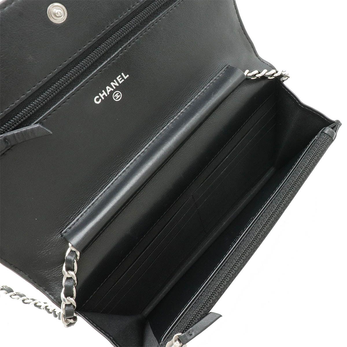 Chanel Chanel Chanel Simply CC Matelasse Leather Chain Wallet Shoulder Bag A80219 Leather Shoulder Bag A80219 in Great Condition Size ONE SIZE - 5 Thumbnail