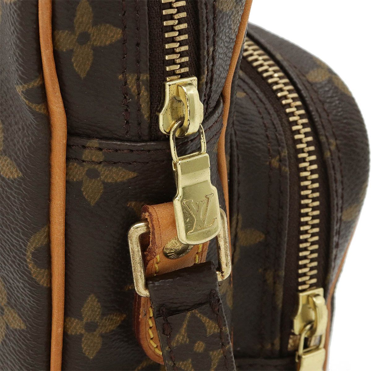 Louis Vuitton Louis Vuitton Louis Vuitton Monogram Amazon Shoulder Bag Pochette M45236 Canvas Crossbody Bag M45236 in Very Good Condition Size ONE SIZE - 5 Thumbnail