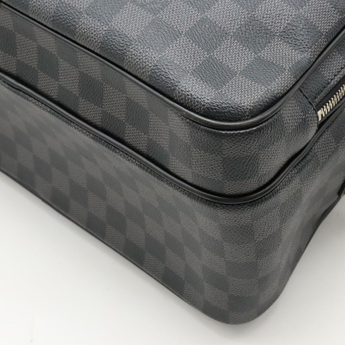 Louis Vuitton Louis Vuitton Louis Vuitton Damier Graphite Io Messenger Bag N45252 Canvas Crossbody Bag N45252 in Very Good Condition Size ONE SIZE - 3 Thumbnail