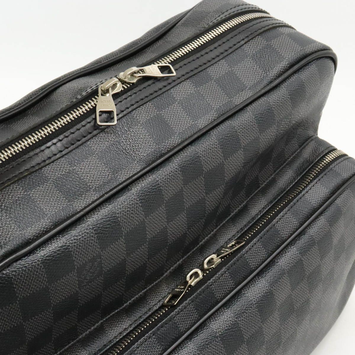 Louis Vuitton Louis Vuitton Louis Vuitton Damier Graphite Io Messenger Bag N45252 Canvas Crossbody Bag N45252 in Very Good Condition Size ONE SIZE - 4 Thumbnail