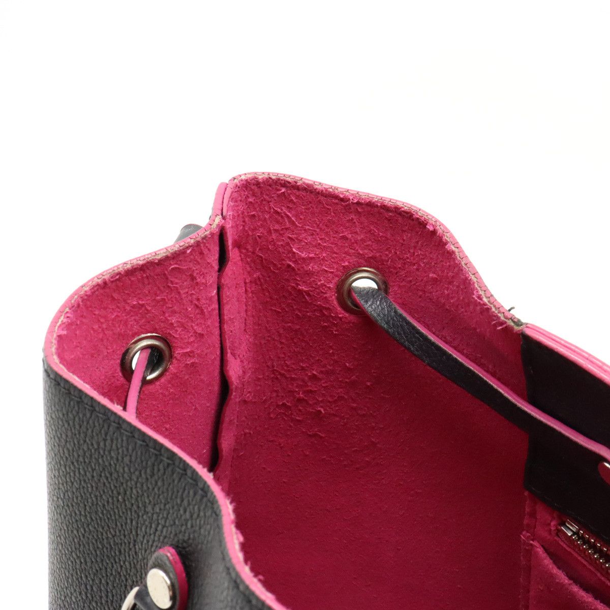 Louis Vuitton Louis Vuitton Louis Vuitton Lockme Leather Bucket Shoulder Bag M54677 Leather Shoulder Bag M54677 in Very Good Condition Size ONE SIZE - 7 Thumbnail