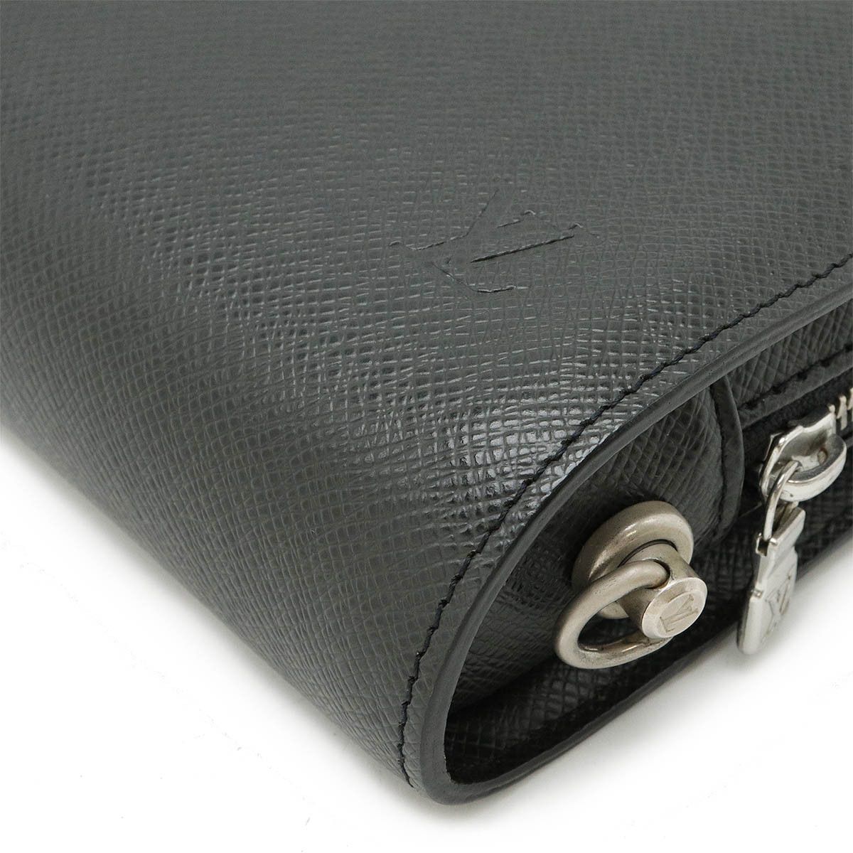 Louis Vuitton Louis Vuitton Louis Vuitton Taiga Leather Baikal Clutch Bag M30182 Leather Clutch Bag M30182 in Great Condition Size ONE SIZE - 3 Thumbnail