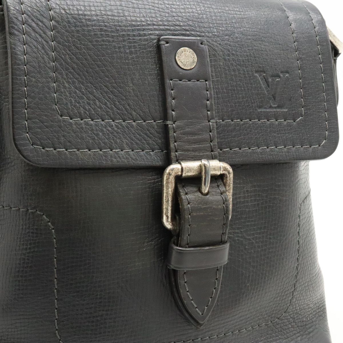 Louis Vuitton Louis Vuitton Louis Vuitton Yuma Leather Shoulder Bag M97024 Leather Crossbody Bag M97024 Size ONE SIZE - 6 Thumbnail