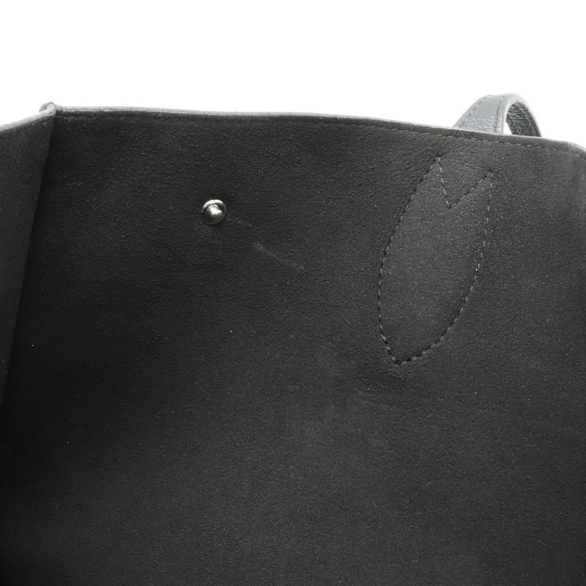 Louis Vuitton Louis Vuitton Louis Vuitton Lockme Go Leather Tote Bag M55028 Leather Tote Bag M55028 in Very Good Condition Size ONE SIZE - 7 Thumbnail