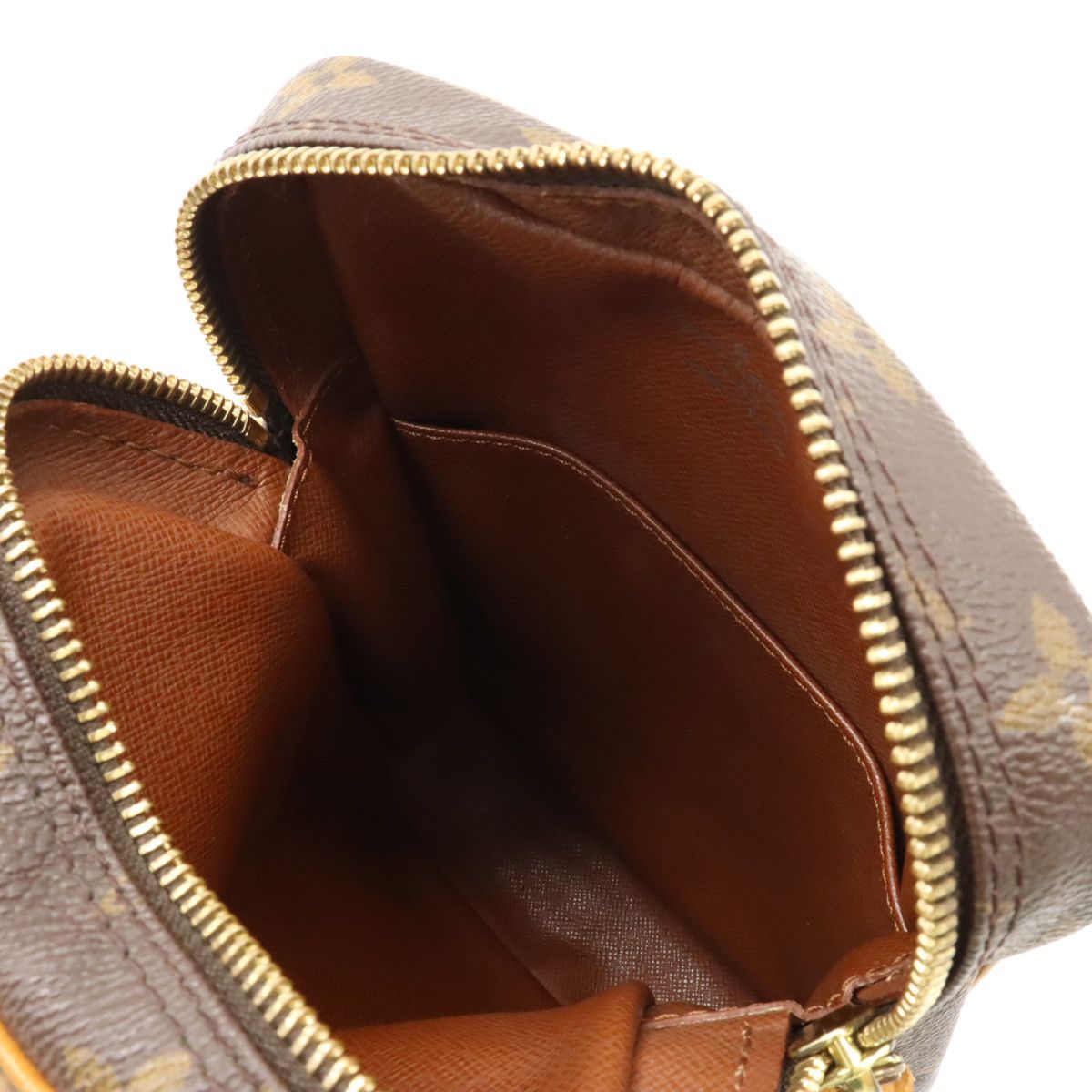 Louis Vuitton Louis Vuitton Louis Vuitton Monogram Amazon Shoulder Bag Pochette M45236 Canvas Crossbody Bag M45236 in Very Good Condition Size ONE SIZE - 7 Thumbnail