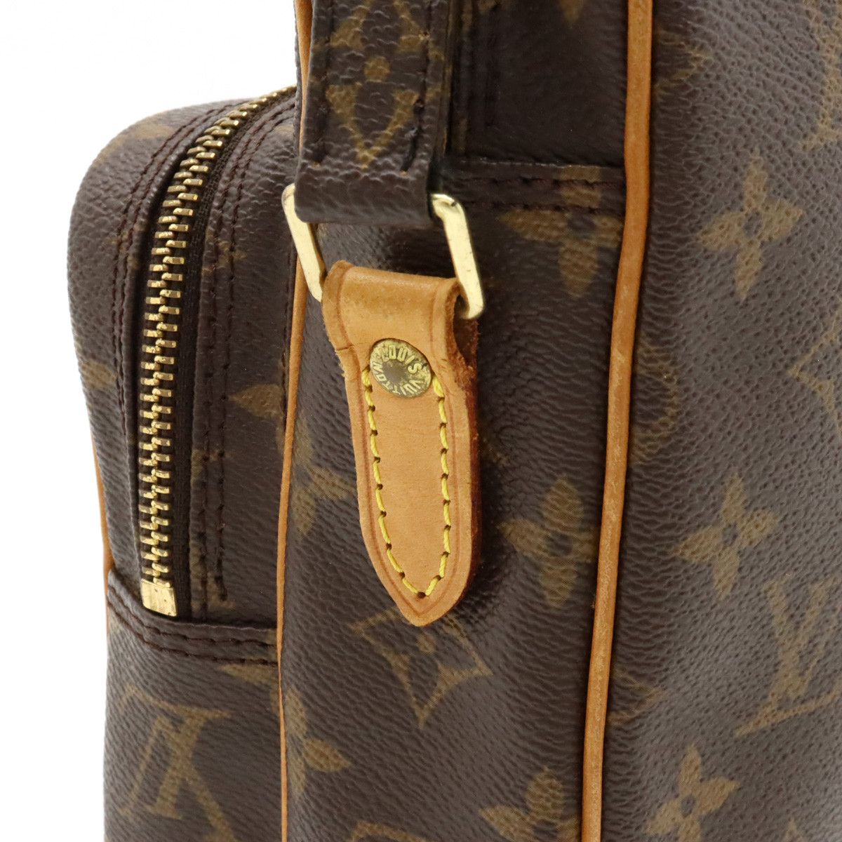 Louis Vuitton Louis Vuitton Louis Vuitton Monogram Amazon Shoulder Bag Pochette M45236 Canvas Crossbody Bag M45236 in Very Good Condition Size ONE SIZE - 4 Thumbnail