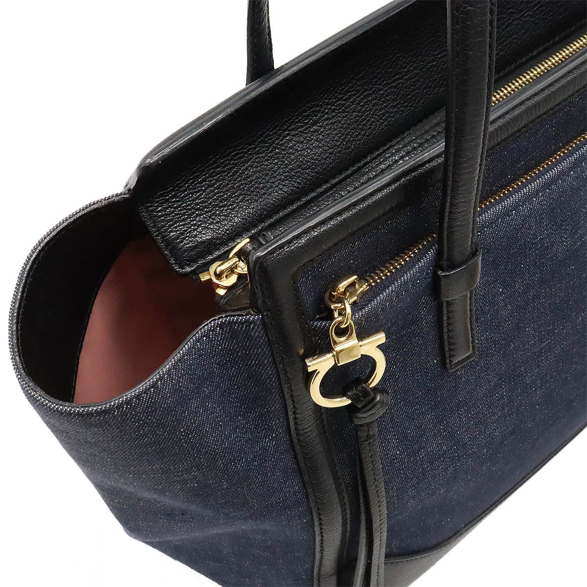 Salvatore Ferragamo Salvatore Ferragamo Salvatore Ferragamo Denim/Leather Amy Tote Bag Canvas Tote Bag 21 F216 in Great Condition Size ONE SIZE - 5 Thumbnail