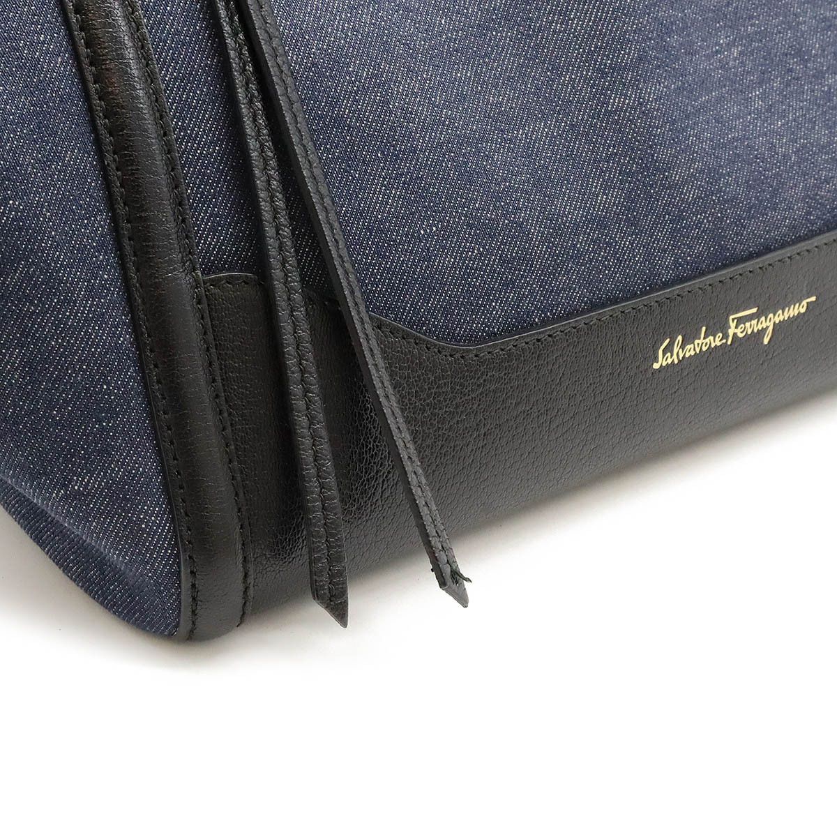 Salvatore Ferragamo Salvatore Ferragamo Salvatore Ferragamo Denim/Leather Amy Tote Bag Canvas Tote Bag 21 F216 in Great Condition Size ONE SIZE - 9 Thumbnail