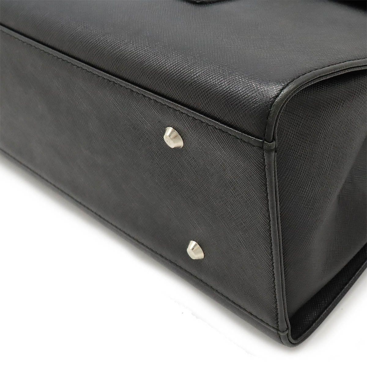 Burberry Burberry Burberry Leather Tote Bag Black Leather Tote Bag in Very Good Condition Size ONE SIZE - 3 Thumbnail