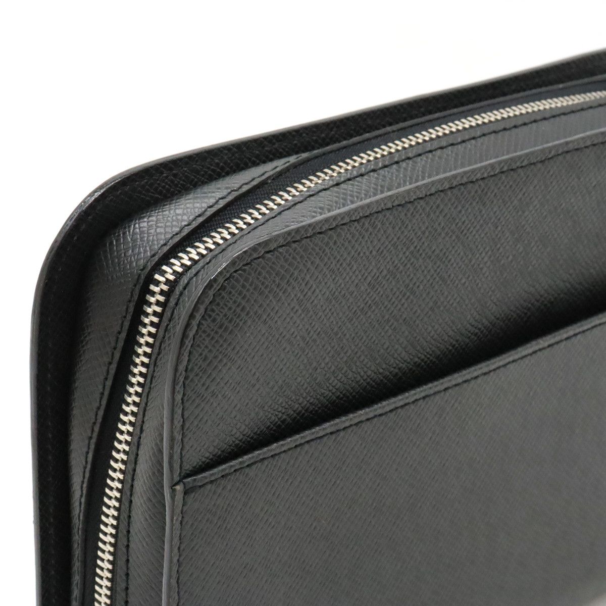 Louis Vuitton Louis Vuitton Louis Vuitton Taiga Baikal Clutch Bag M30182 Leather Clutch Bag M30182 in Great Condition Size ONE SIZE - 4 Thumbnail
