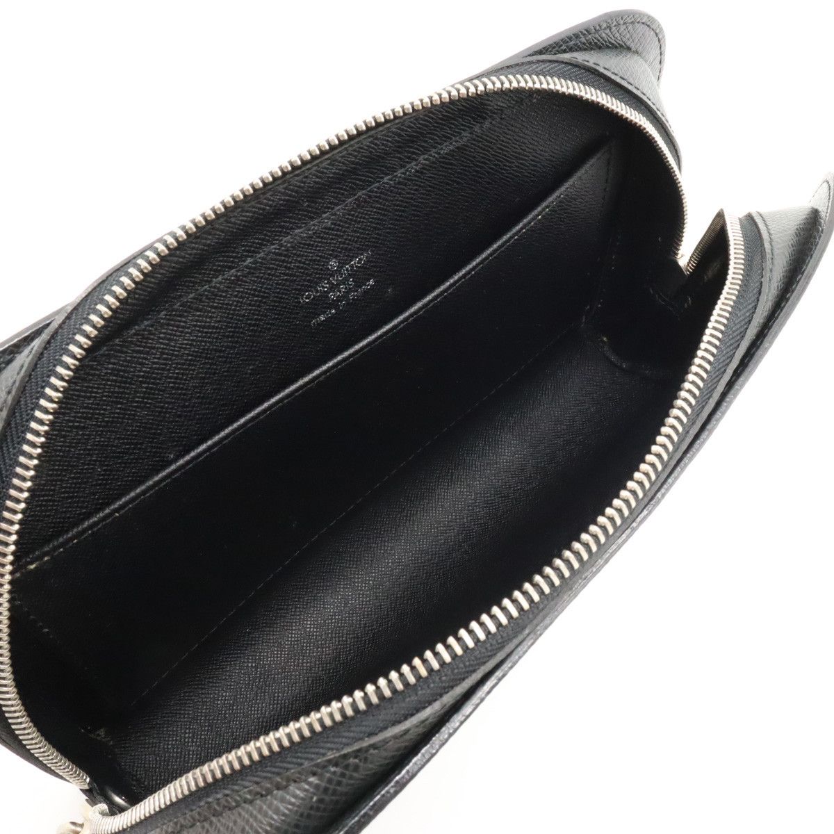 Louis Vuitton Louis Vuitton Louis Vuitton Taiga Baikal Clutch Bag M30182 Leather Clutch Bag M30182 in Great Condition Size ONE SIZE - 5 Thumbnail