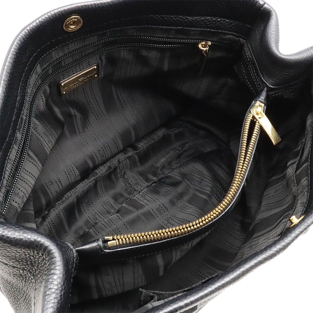 Salvatore Ferragamo Salvatore Ferragamo Salvatore Ferragamo Leather Gancini Tote Bag AU-21 D447 Leather Tote Bag AU-21 D447 in Great Condition Size ONE SIZE - 7 Thumbnail