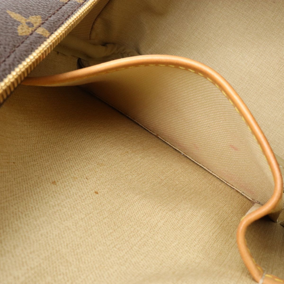 Louis Vuitton Louis Vuitton Louis Vuitton Monogram Bowling Vanity Deauville Handbag M47270 Canvas Handbag M47270 in Very Good Condition Size ONE SIZE - 8 Thumbnail