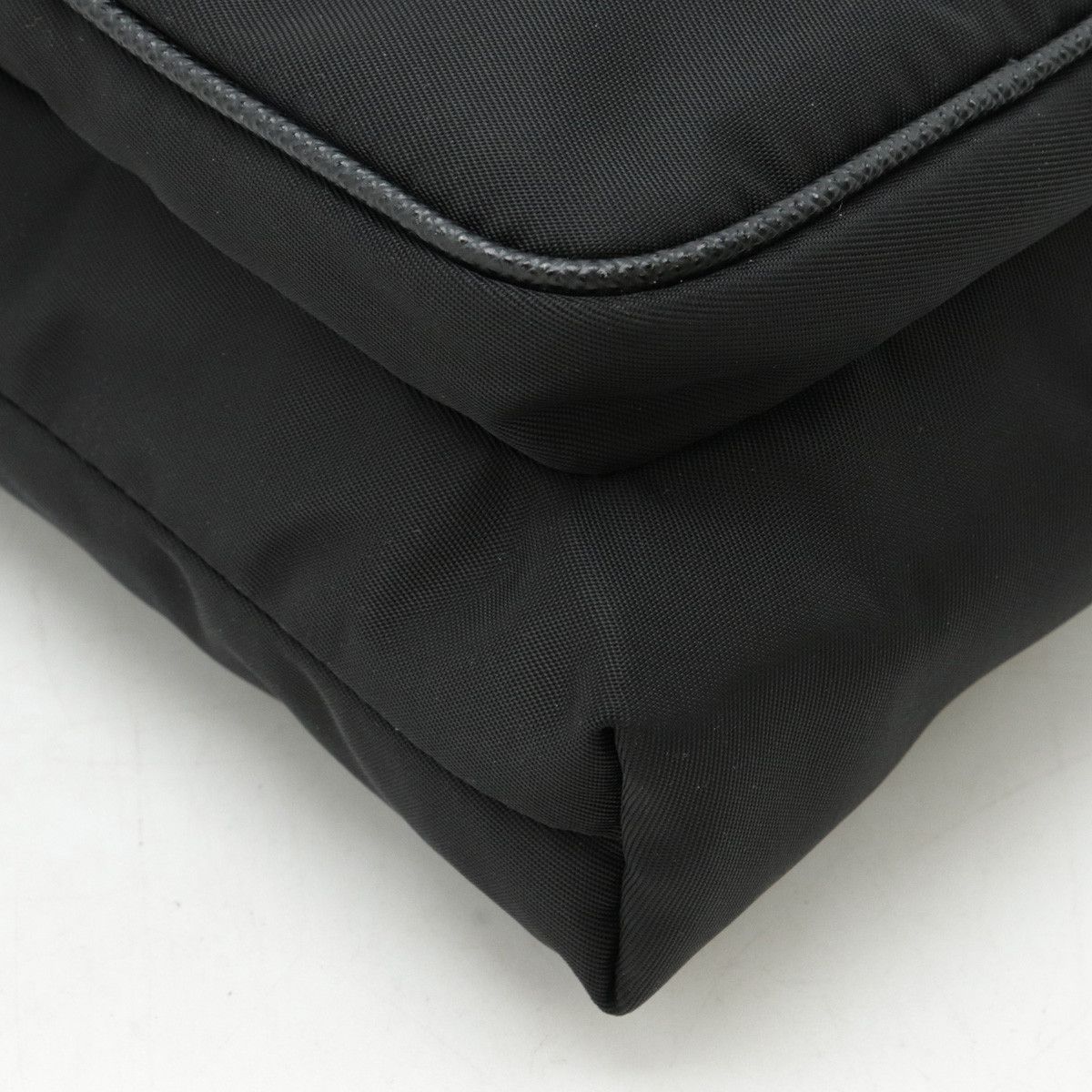 Prada Prada Prada Nylon Smartphone Case Shoulder Bag 2ZH155 Canvas Shoulder Bag 2ZH155 in Great Condition Size ONE SIZE - 3 Thumbnail