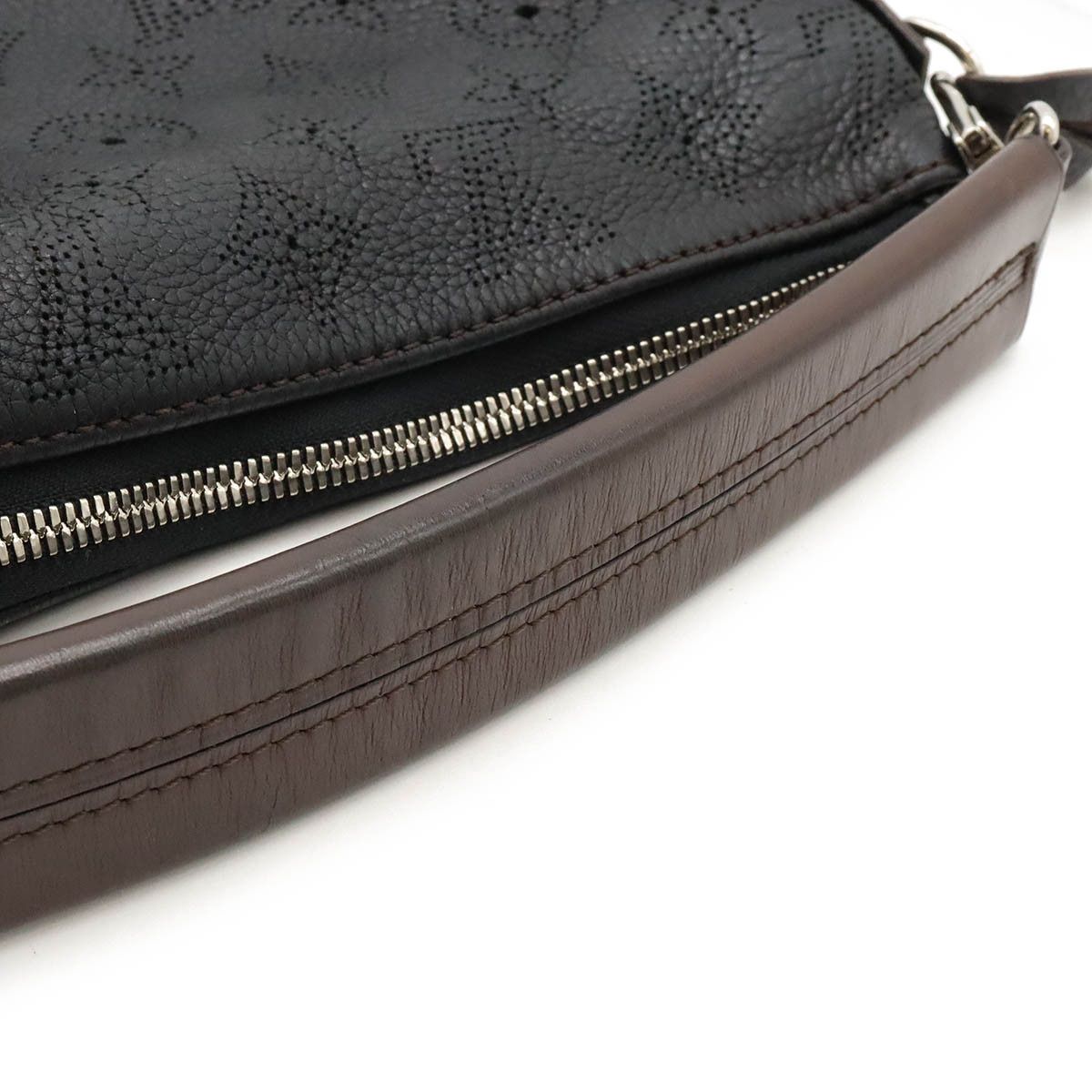 Louis Vuitton Louis Vuitton Louis Vuitton Mahina Selene PM Handbag M94314 Leather Handbag M94314 in Great Condition Size ONE SIZE - 6 Thumbnail