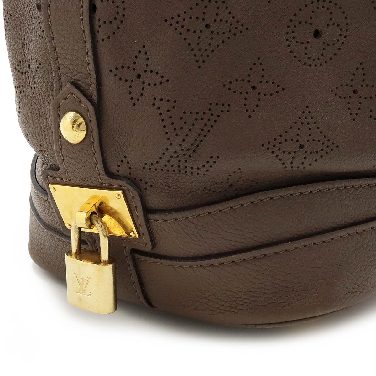 Louis Vuitton Louis Vuitton Louis Vuitton Monogram Mahina Stella PM 2WAY Shoulder Tote Bag M93811 Leather Tote Bag M93811 in Very Good Condition Size ONE SIZE - 9 Thumbnail