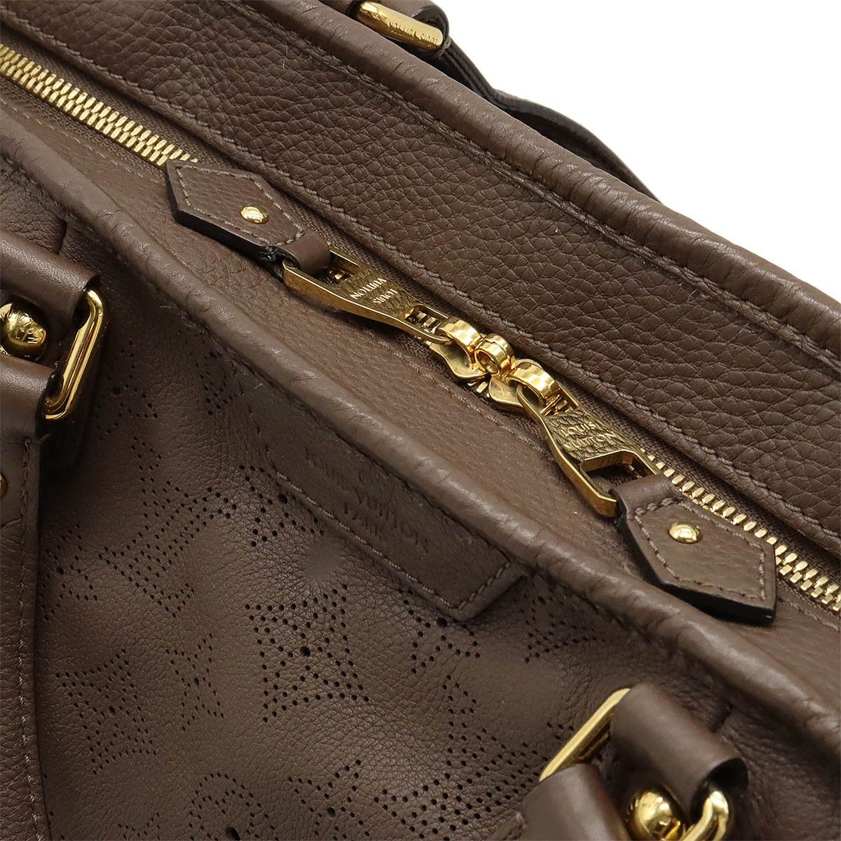 Louis Vuitton Louis Vuitton Louis Vuitton Monogram Mahina Stella PM 2WAY Shoulder Tote Bag M93811 Leather Tote Bag M93811 in Very Good Condition Size ONE SIZE - 5 Thumbnail