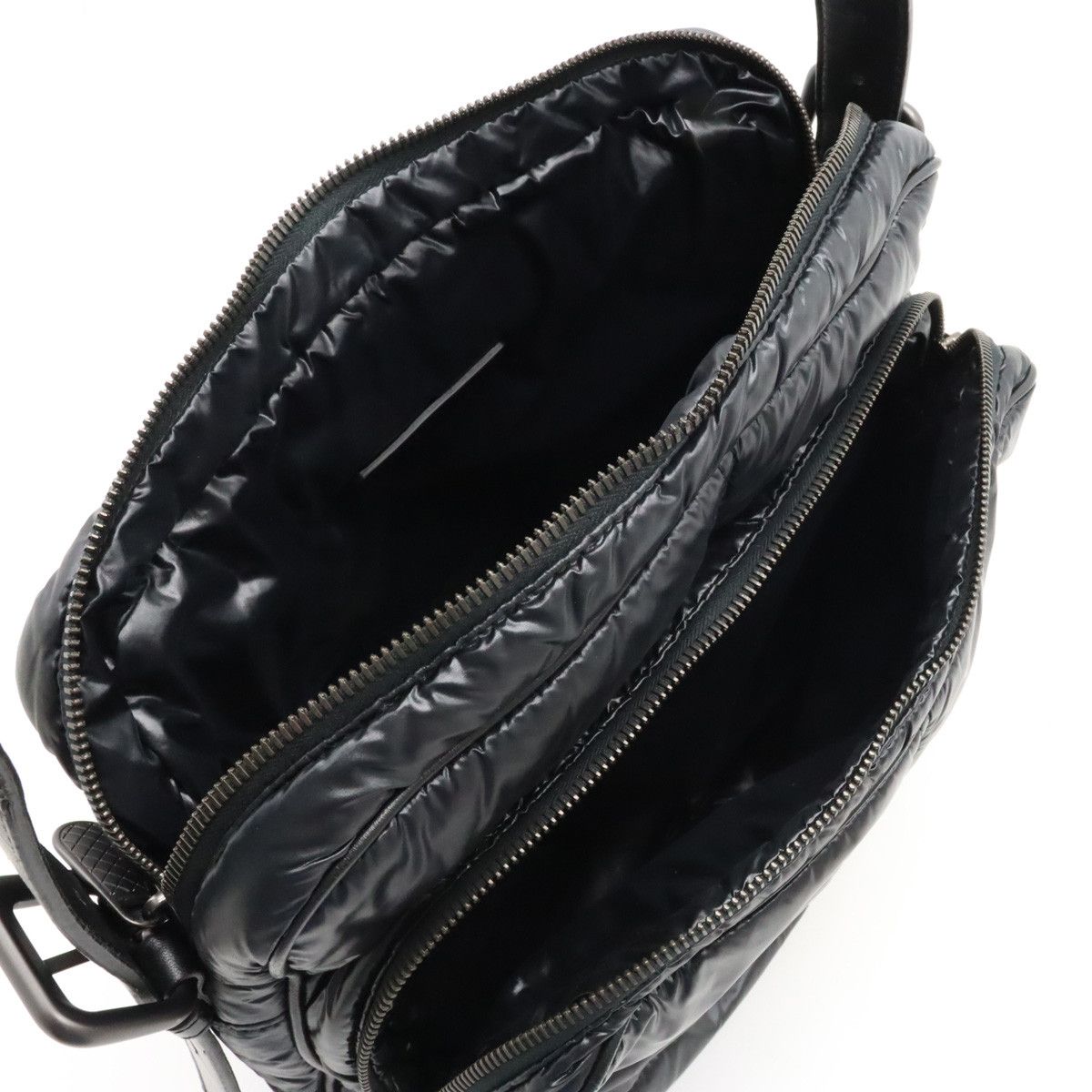 Bottega Veneta Bottega Veneta Bottega Veneta Nylon/Leather Spinnaker Shoulder Bag Canvas Crossbody Bag in Great Condition Size ONE SIZE - 7 Thumbnail