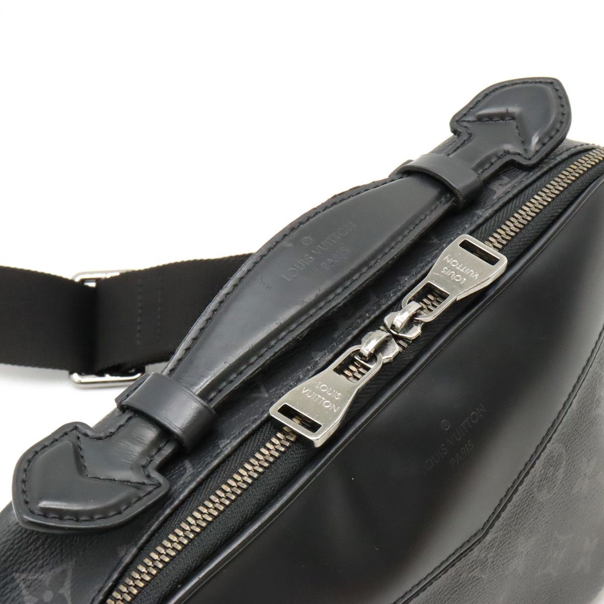 Louis Vuitton Louis Vuitton Louis Vuitton Monogram Eclipse Bum Bag M42906 Canvas Belt Bag M42906 in Very Good Condition Size ONE SIZE - 4 Thumbnail