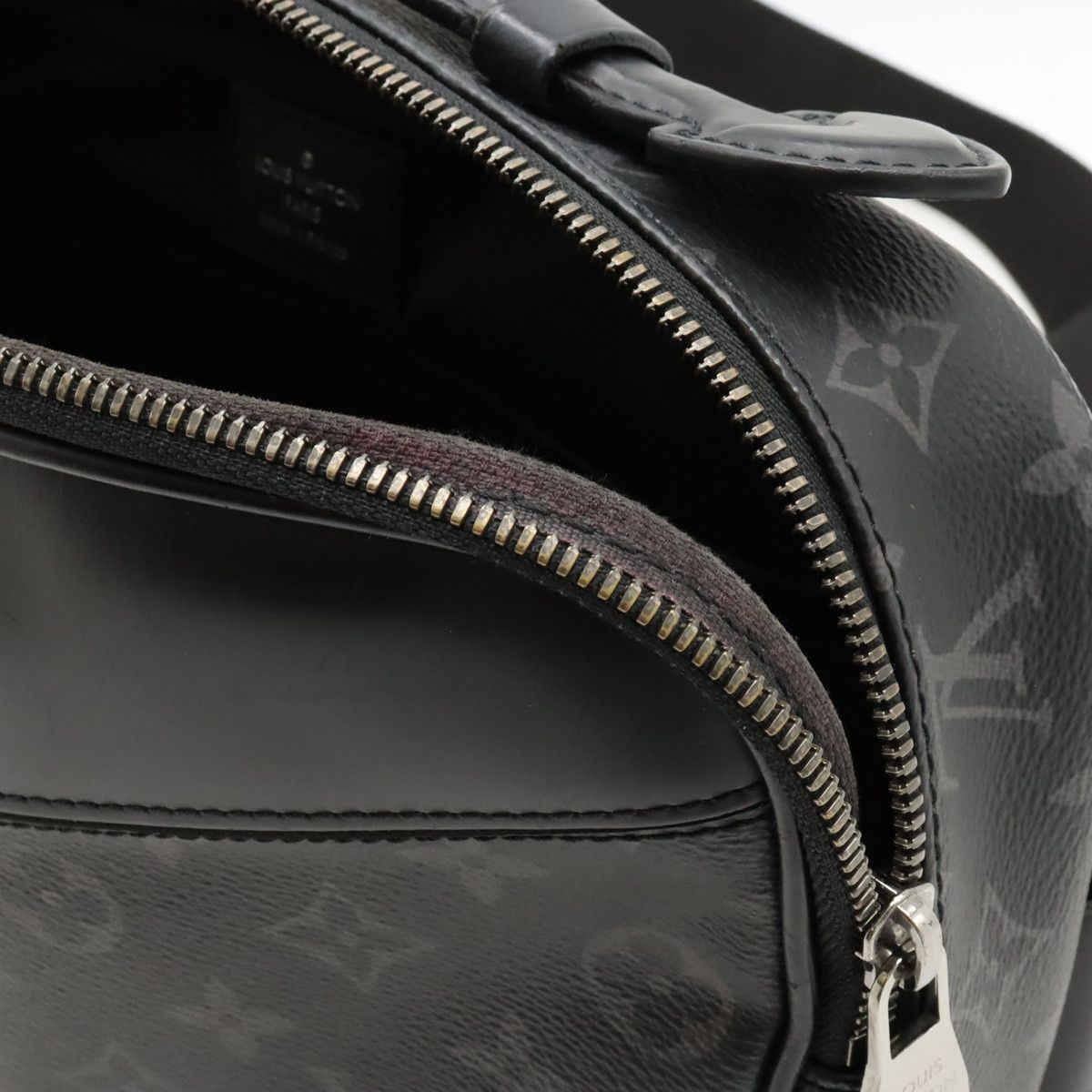 Louis Vuitton Louis Vuitton Louis Vuitton Monogram Eclipse Bum Bag M42906 Canvas Belt Bag M42906 in Very Good Condition Size ONE SIZE - 6 Thumbnail