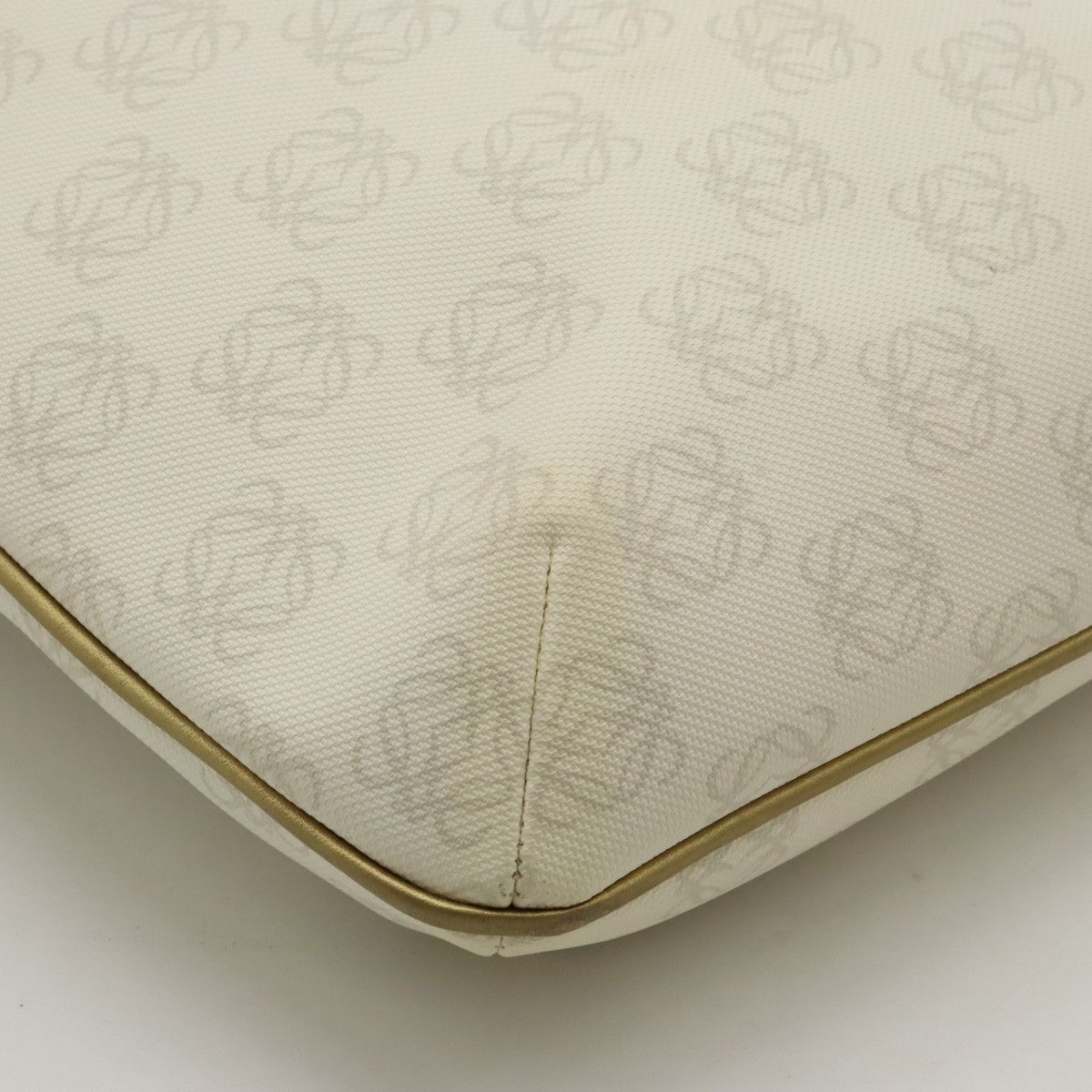 Loewe Loewe Loewe Anagram PVC Leather Shoulder Bag White Gold Canvas Crossbody Bag in Very Good Condition Size ONE SIZE - 3 Thumbnail