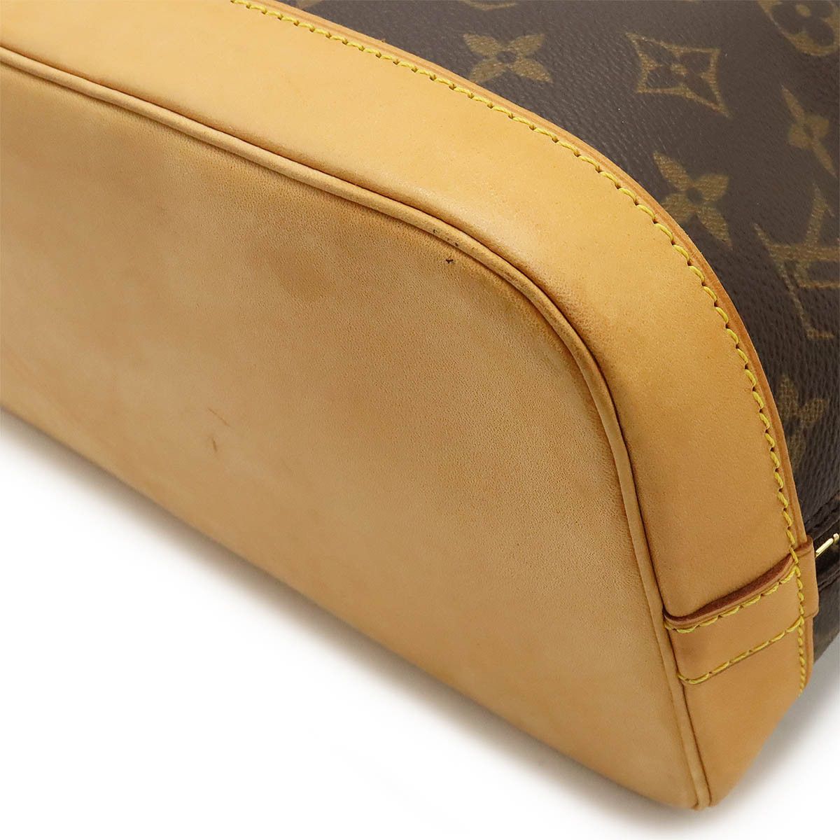 Louis Vuitton Louis Vuitton Louis Vuitton Monogram Alma Handbag M51130 Canvas Handbag M51130 in Very Good Condition Size ONE SIZE - 3 Thumbnail