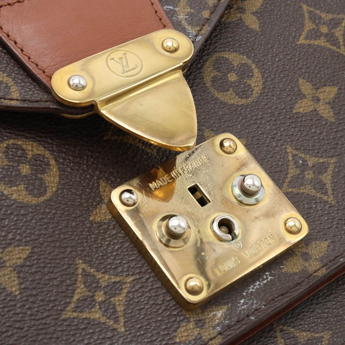 Louis Vuitton Louis Vuitton Louis Vuitton Monogram Monceau 26 Clutch Handbag M51187 Canvas Handbag M51187 in Very Good Condition Size ONE SIZE - 6 Thumbnail