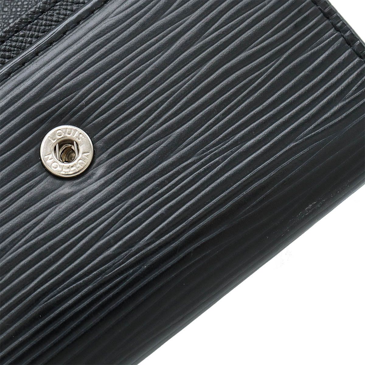 Louis Vuitton Louis Vuitton Louis Vuitton Epi Leather 6 Key Holder M63812 Leather Key Holder M63812 in Very Good Condition Size ONE SIZE - 6 Thumbnail