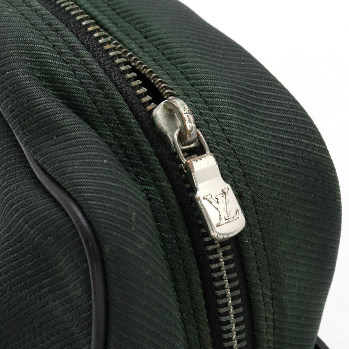 Louis Vuitton Louis Vuitton Louis Vuitton Taiga Canvas Parana Handbag M30752 Canvas Handbag M30752 in Good Condition Size ONE SIZE - 5 Thumbnail