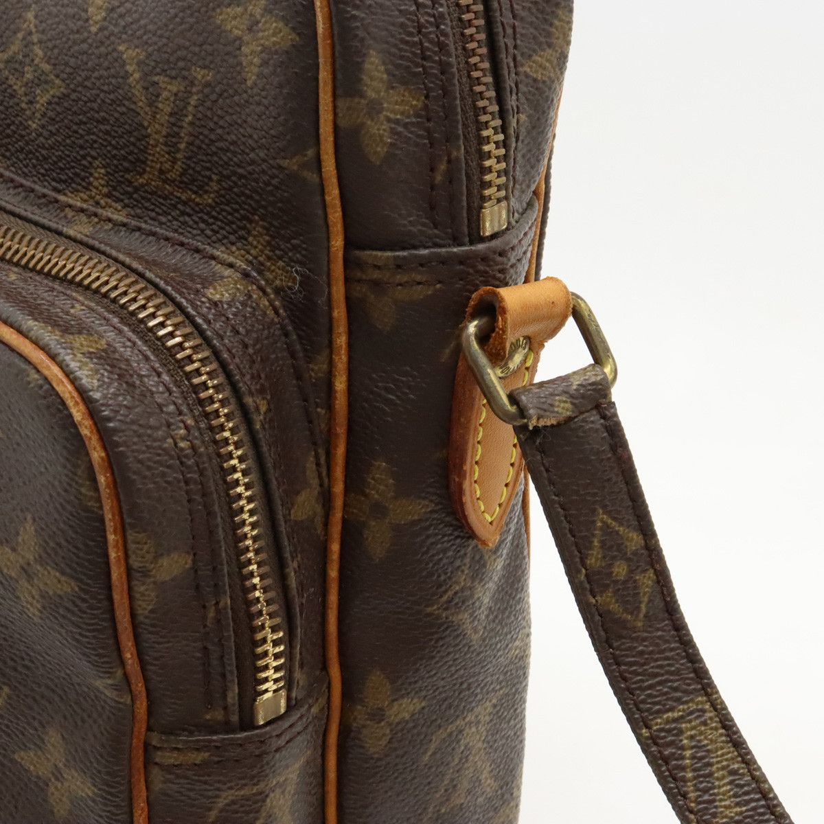 Louis Vuitton Louis Vuitton Louis Vuitton Monogram Amazon Shoulder Bag M45236 Canvas Crossbody Bag M45236 in Good Condition Size ONE SIZE - 7 Thumbnail
