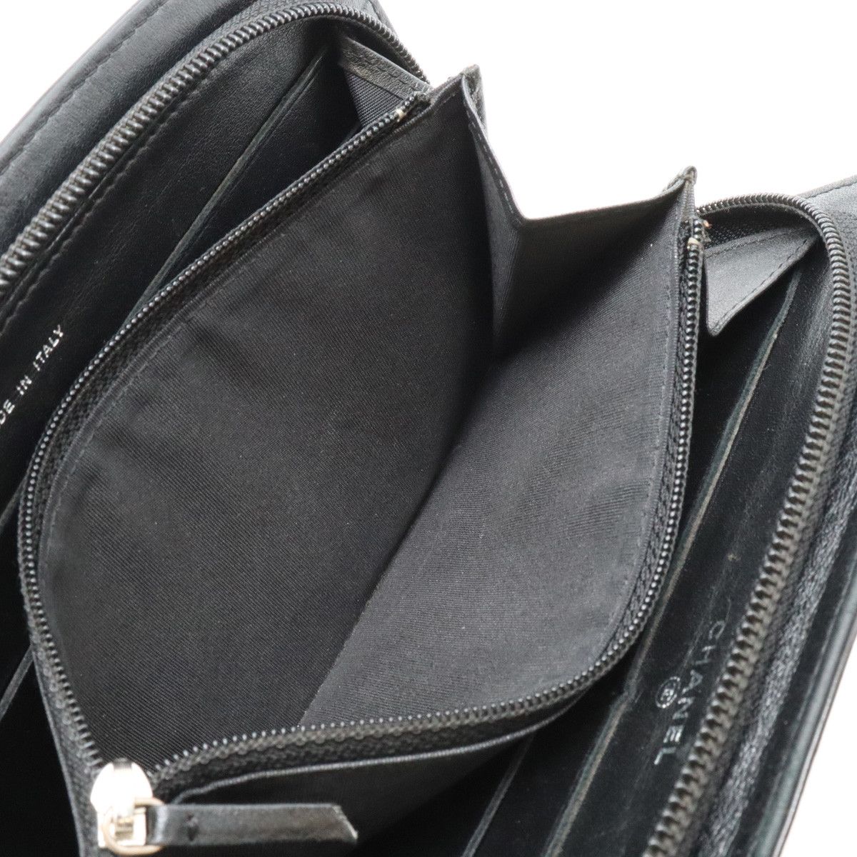 Chanel Chanel Chanel Patent Leather Makeup Coco Mark Round Zipper Long Wallet A47662 Leather Long Wallet A47662 in Very Good Condition Size ONE SIZE - 8 Thumbnail